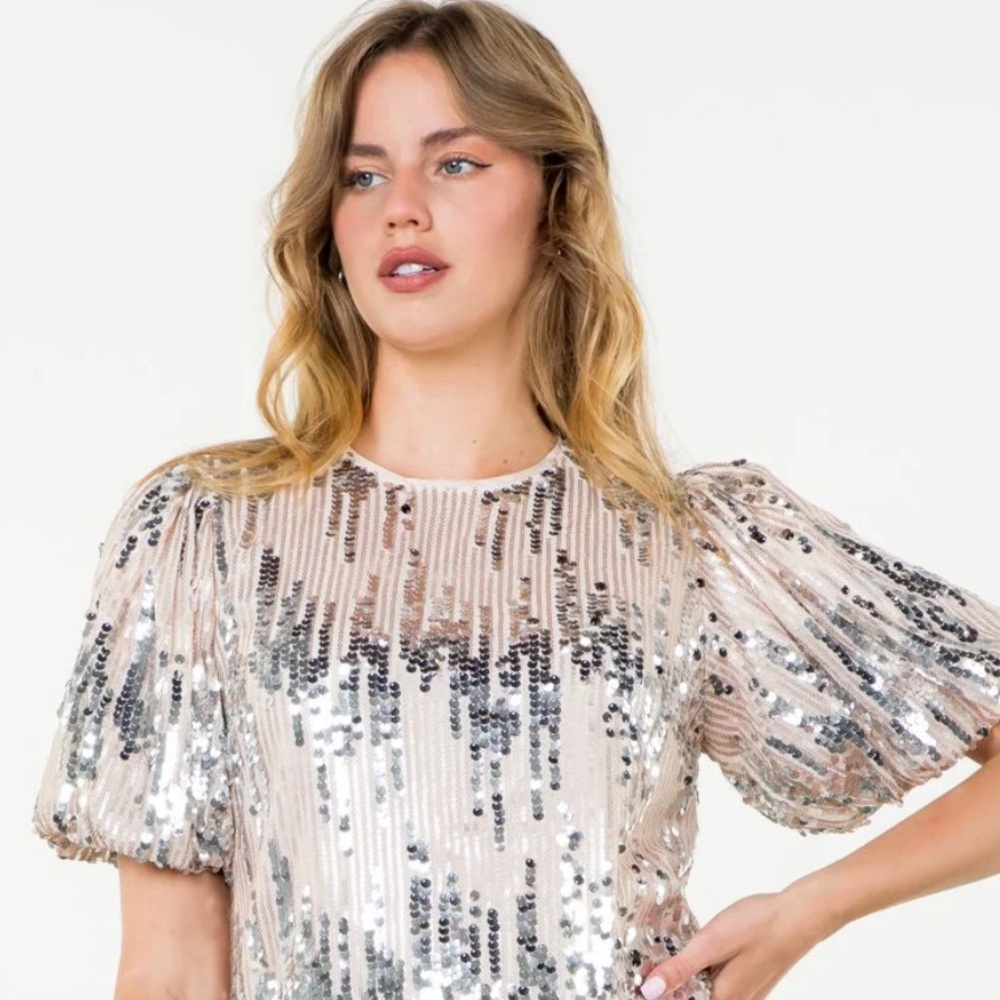 17. THML) The Multi Sequin Puff Sleeve Blouse-Cream